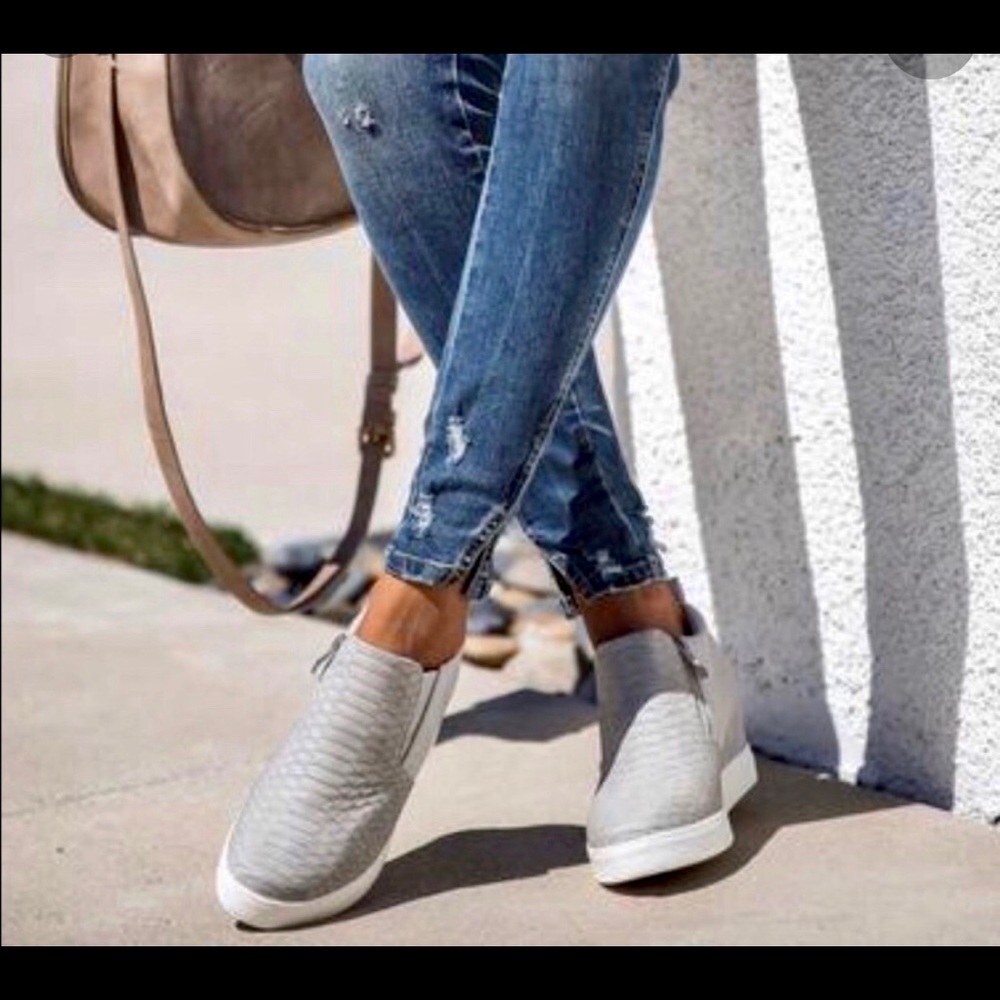 VICI Urban Girl Textured Wedge Sneakers CCOCCI NEW